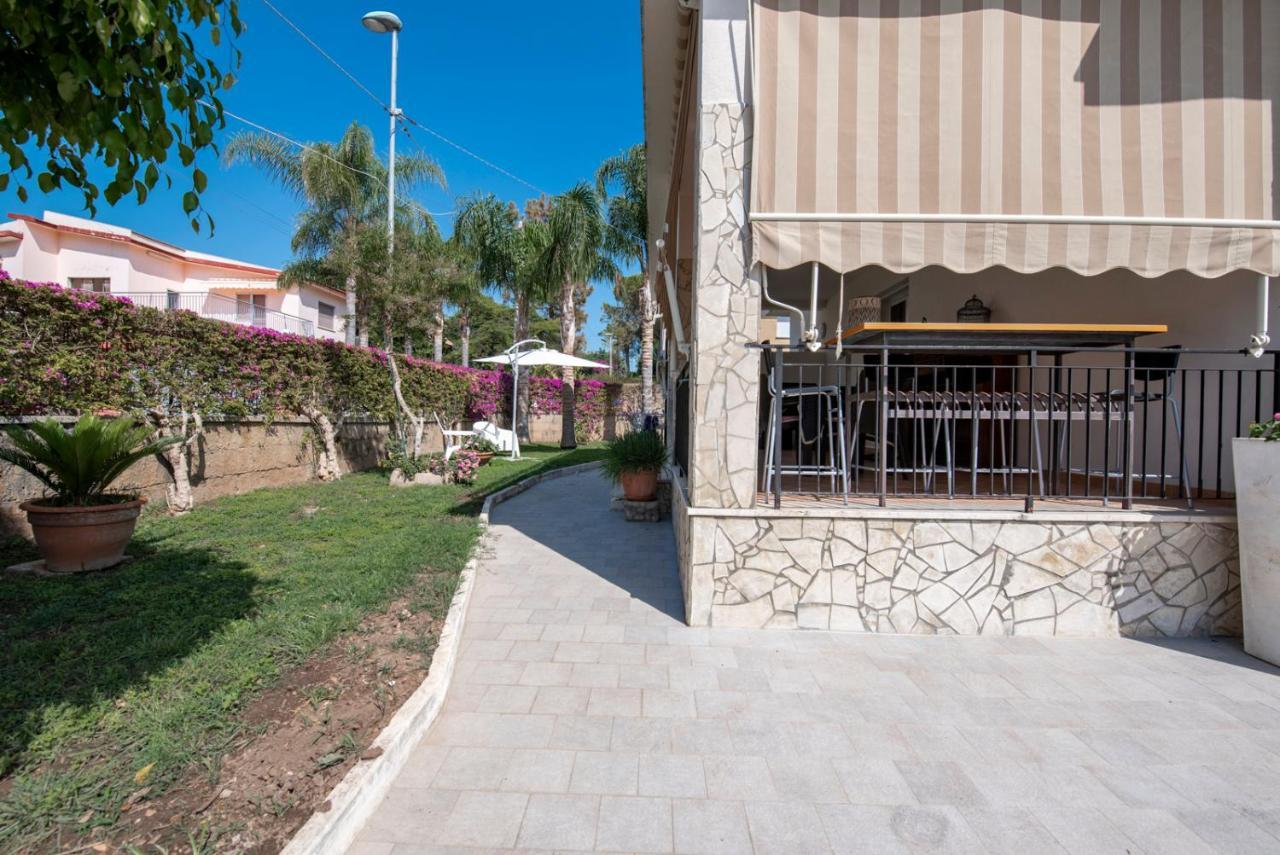 Holiday Fontane Bianche Gabriella Exterior foto